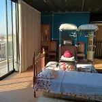 Mi Casa Su Casa