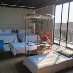 Mi Casa Su Casa