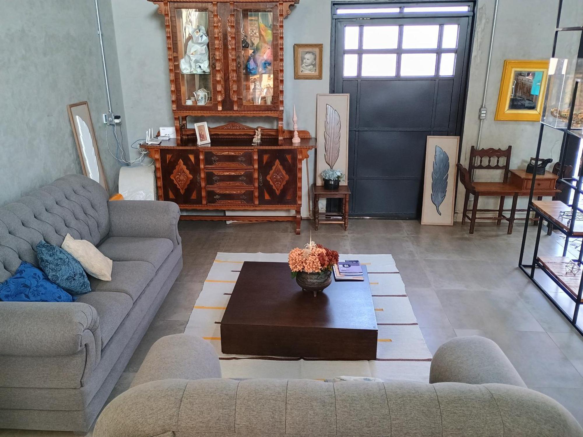 Mi Casa Su Casa *
